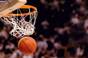 开yun体育-外线投篮选择是否优于突破造犯规，外线投手适合的球鞋